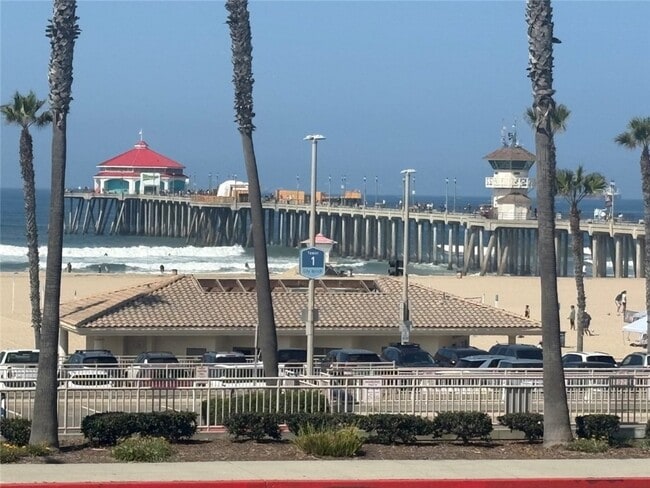 Building Photo - 200 Pacific Coast Hwy