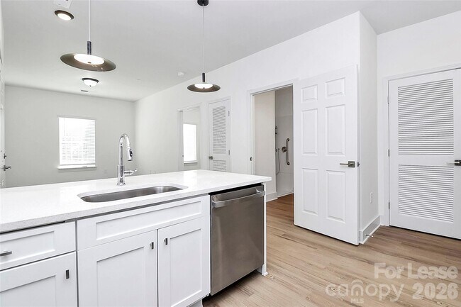 Building Photo - 3515 Markland Dr