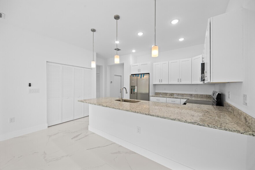 Building Photo - 1136 Ichabod Ave