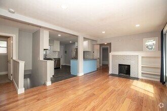 Building Photo - Renovated ranch style home home near Lake ...