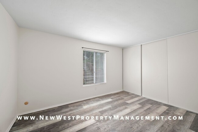 Building Photo - Renovated Pacific Beach 1 Bedroom at Pacif...