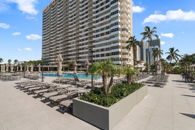Building Photo - 1965 S Ocean Dr