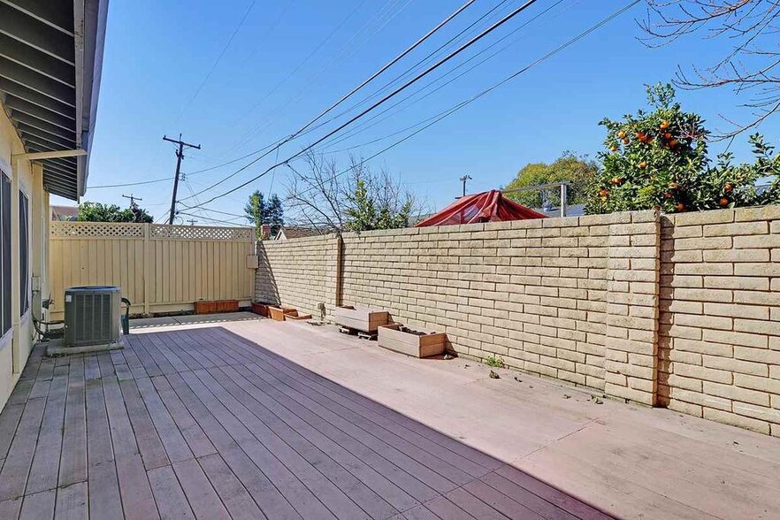 Building Photo - 1285 Boa Vista Dr