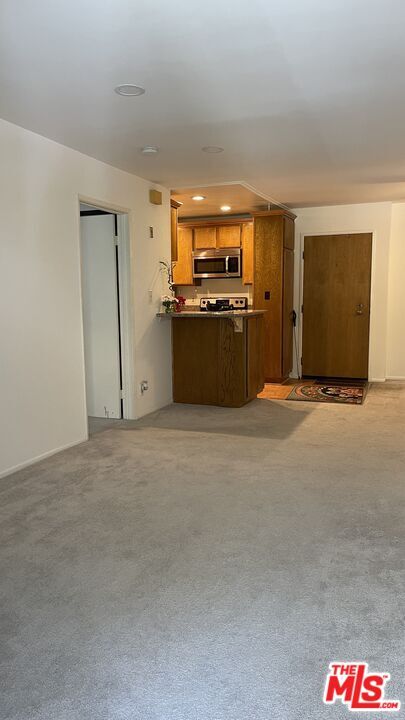 Building Photo - 4260 Vía Arbolada