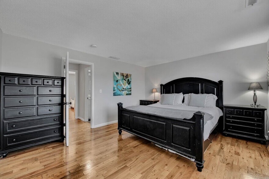 Building Photo - 157 Beacon Hill Common