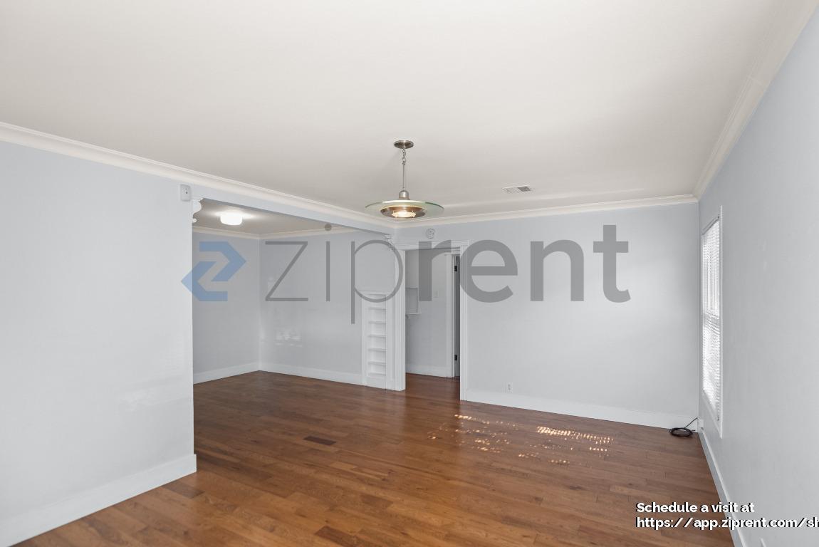 Building Photo - 128 Azalia Dr