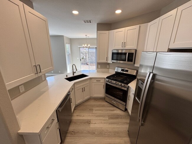 Building Photo - Beautifully updated 2Bed/2Bath single-story home w/ 2-car garage in the desirable Northwest Las V...