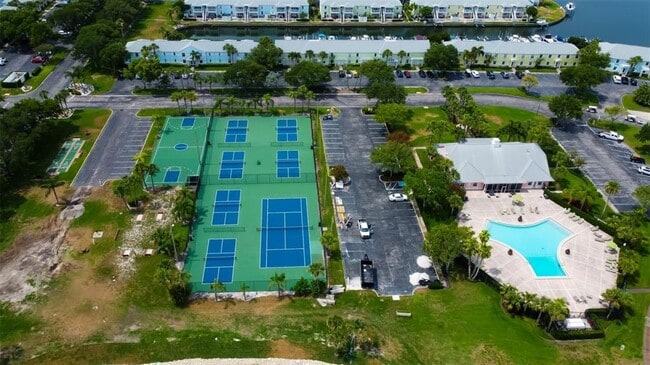 Building Photo - 5092 Beach Dr SE