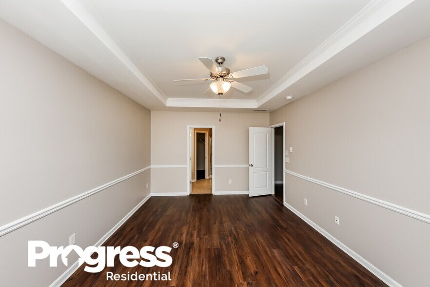 Building Photo - 4550 Black Hills Dr NW