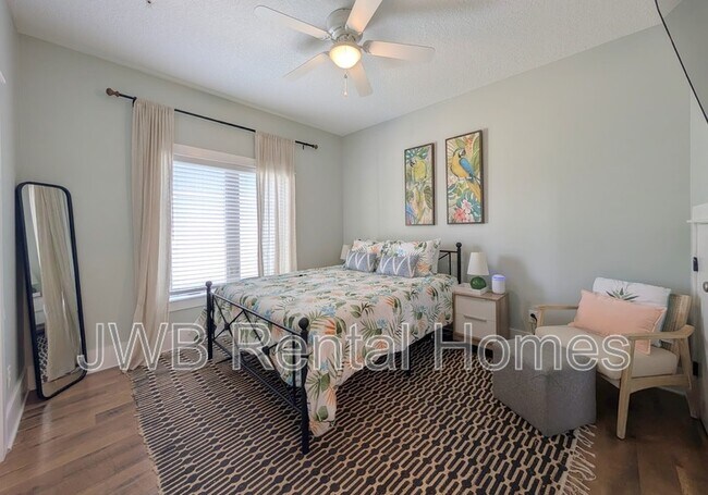 Building Photo - 361 Ahern St