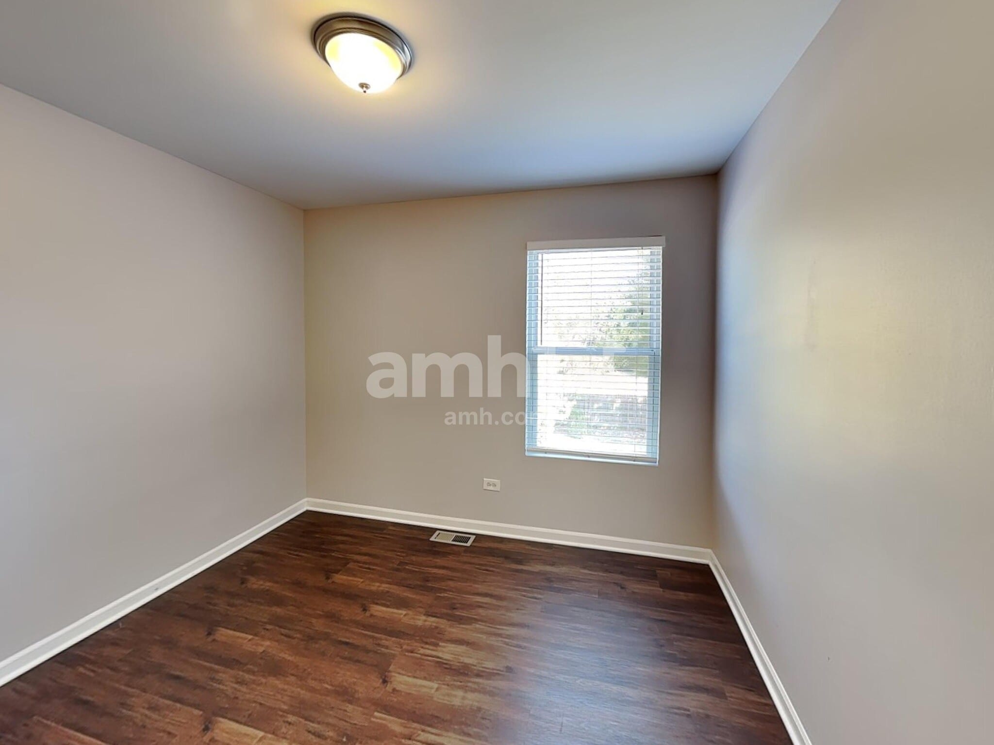 Building Photo - 5301 Meadowbrook St