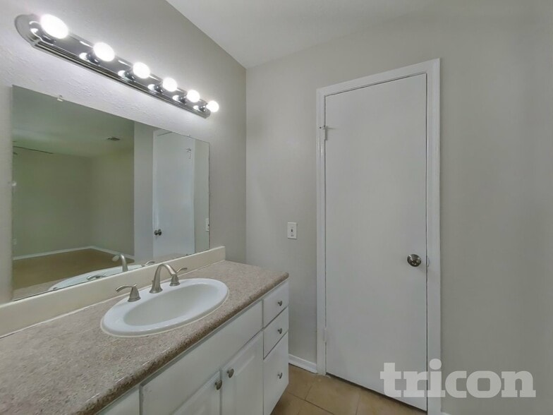 Building Photo - 20118 Misty Pines Dr