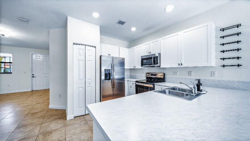 Building Photo - 144 SE 34th Ave