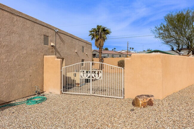 Building Photo - 3921 Aloha Ln