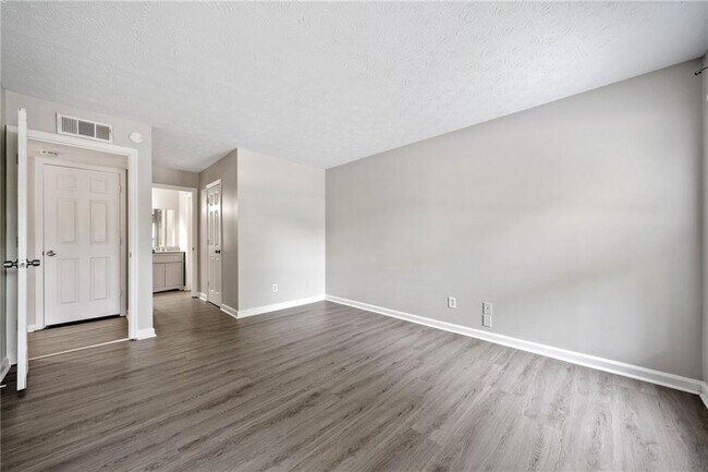 Building Photo - 705 Beaufort Cir