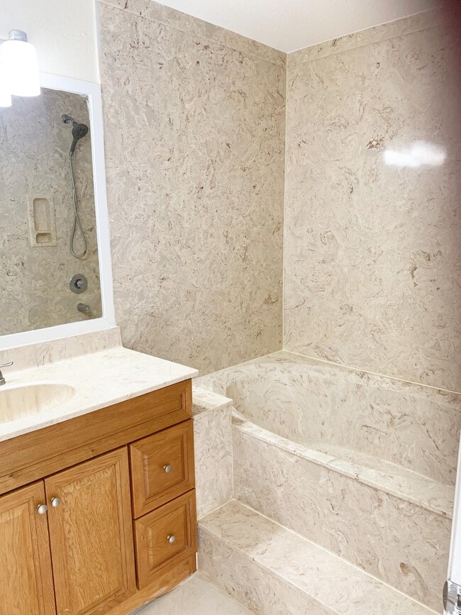 Building Photo - 13 N Crossings Cir