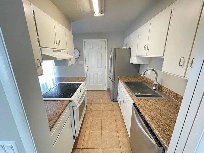 Building Photo - 4367 S Gordon Ln