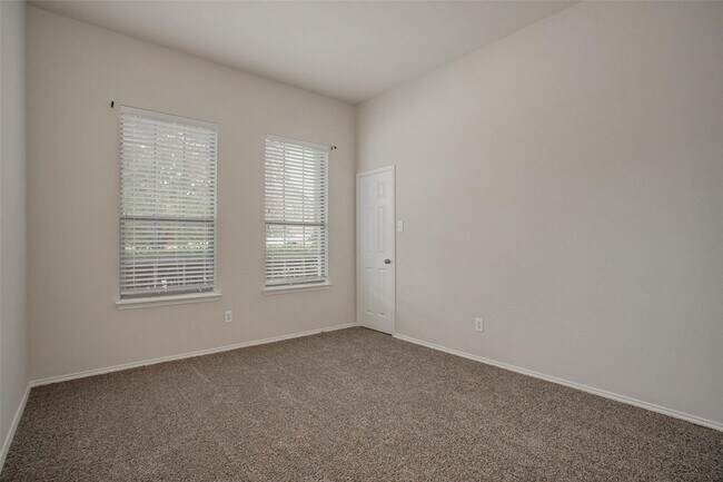 Building Photo - 6000 Stirrup Iron Dr