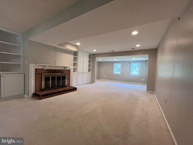 Building Photo - 6516 Cape Ct