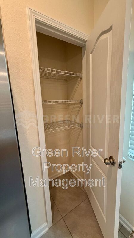 Building Photo - 575 Oakleaf Plantation Pkwy