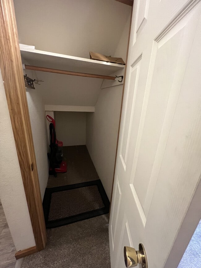 Building Photo - 201 W Geyser St