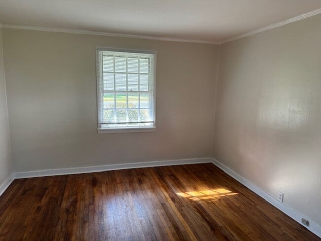 Building Photo - 202 Kenneth Blvd