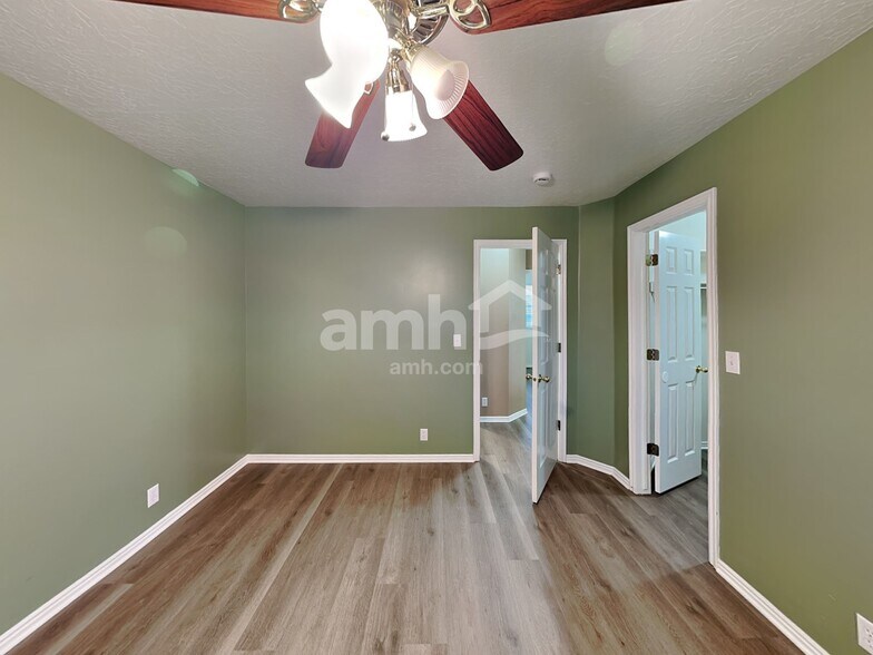 Building Photo - 172 W 2100 S