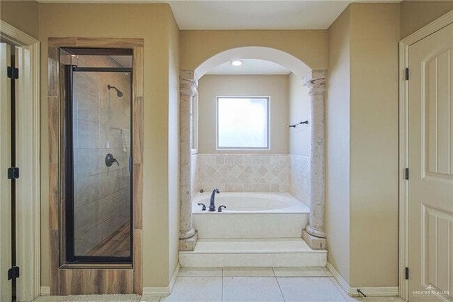 Building Photo - 30 S 48th Ln