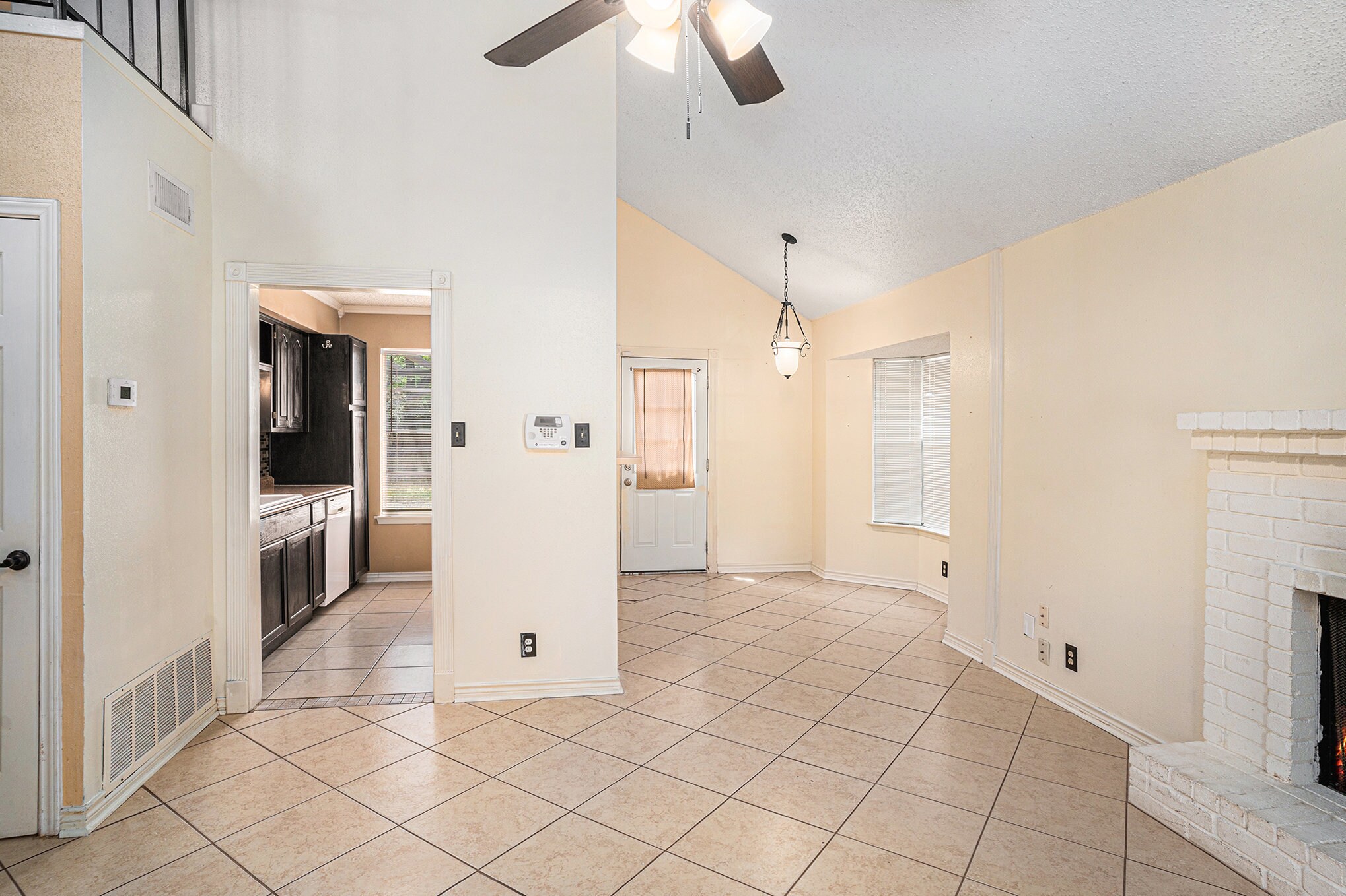 Building Photo - 14925 Moss Gln