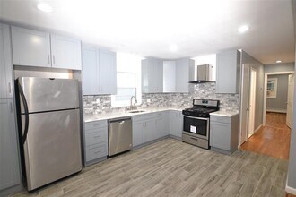 Building Photo - 648 Liberty Ave