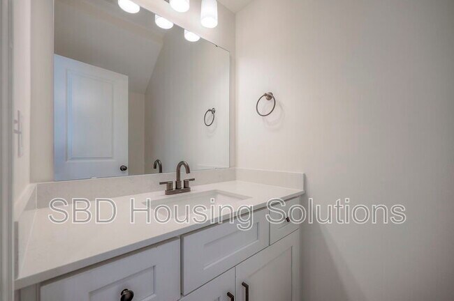 Building Photo - 9017 E 85th Pl