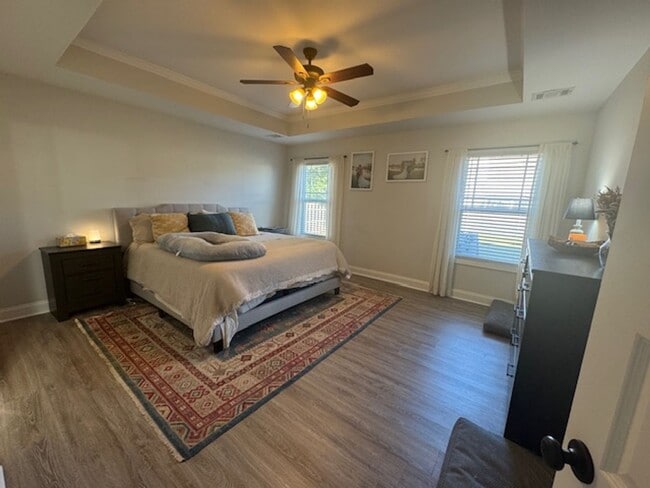 Building Photo - 4br/2ba Pet friendly 1-level home in Fort ...