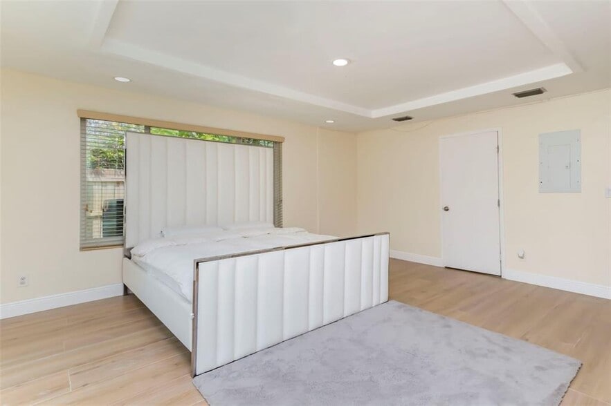 Building Photo - 4750 NW 65th Ave