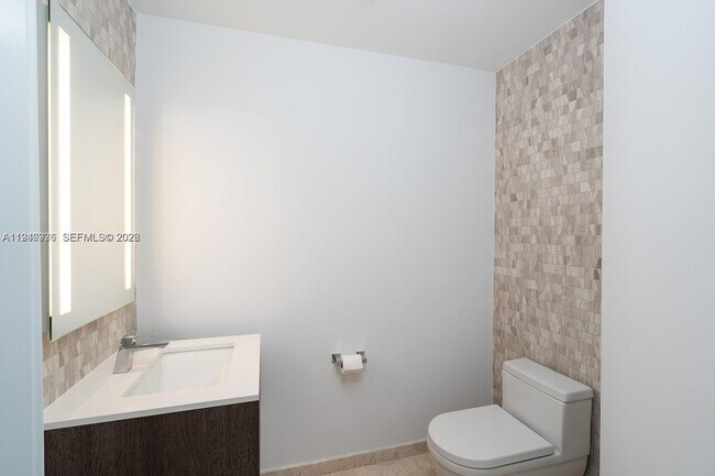 Building Photo - 68 SE 6th St