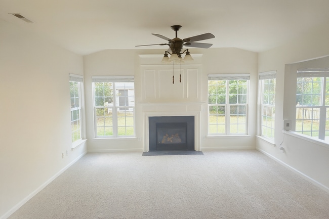 Building Photo - 18414 Victoria Bay Dr