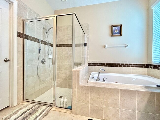 Building Photo - 4Bdrm 3Bath Spacious Home located in Misty...