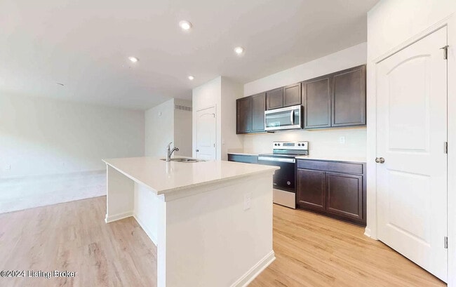 Building Photo - 7618 Fair Ln