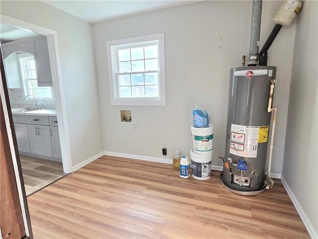 Building Photo - 1800 Hwy 81