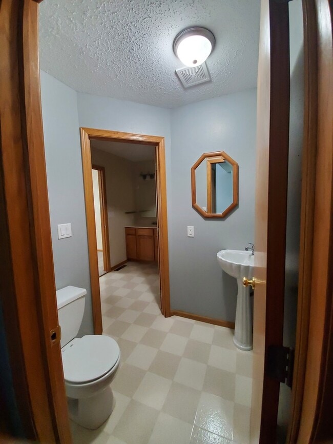 Building Photo - 5017 W Elm Ct