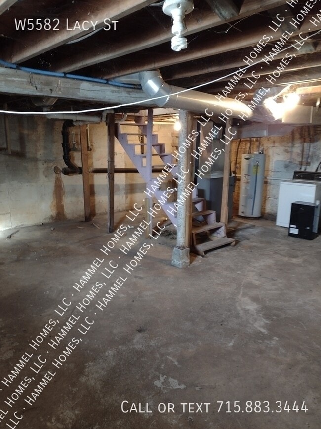 Building Photo - W5582 Lacy St