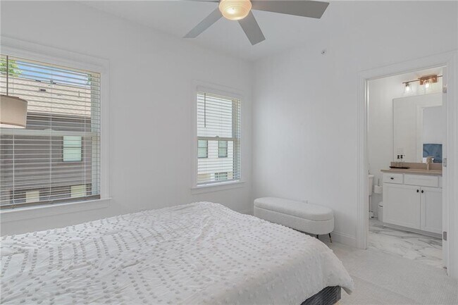 Building Photo - 6543 Beacon Dr