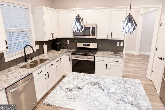 Building Photo - 4644 Creekside Cove