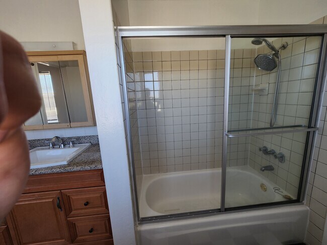 Shower area - 4216 Admiralty Ln