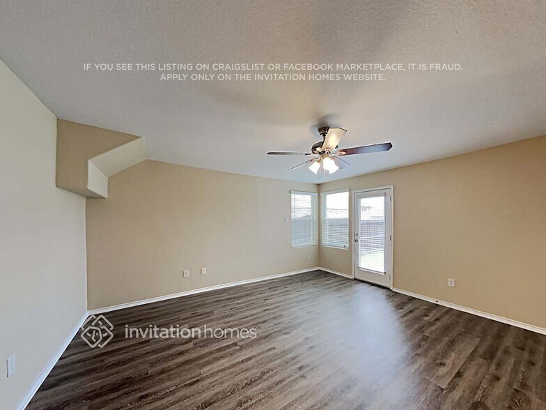 Building Photo - 5413 Del Rey Dr