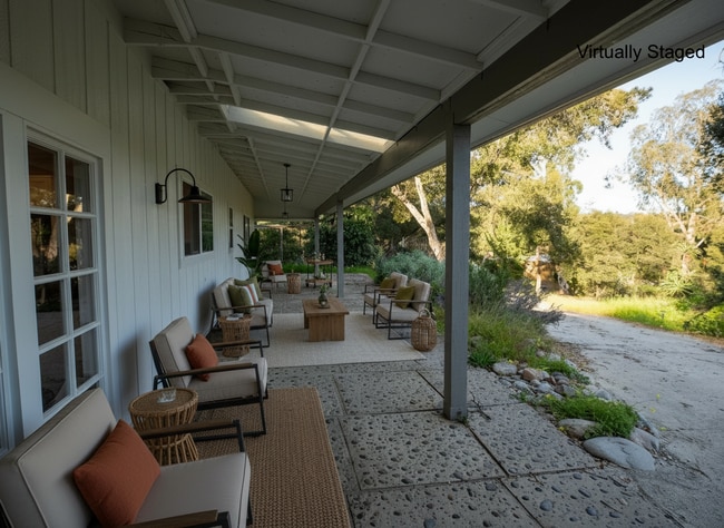 Building Photo - 384 Crazy Horse Canyon Rd