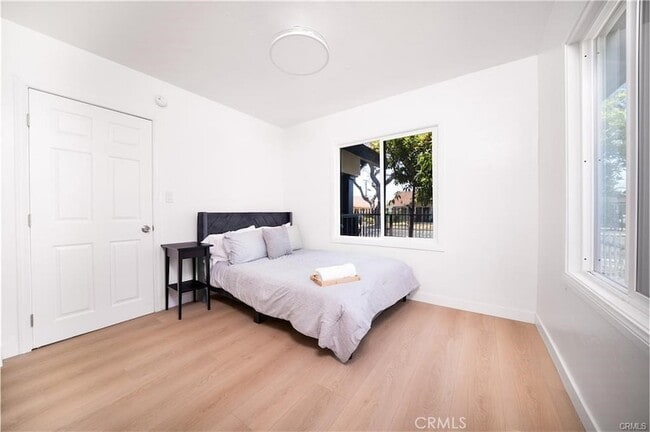 Building Photo - 1009 W Myrtle St