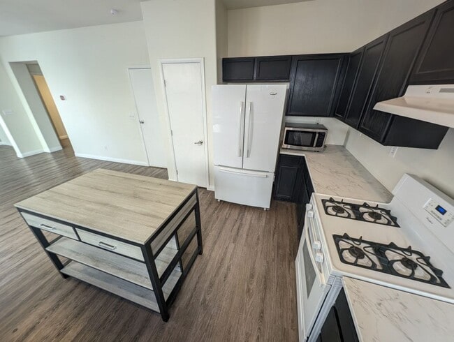 Building Photo - 4622 English Lavender Ave