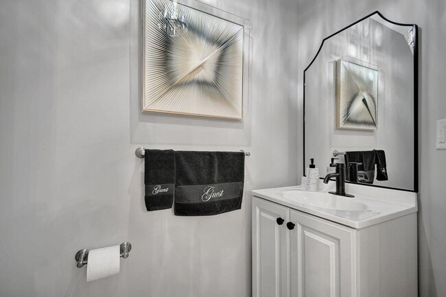 Building Photo - 6013 Woods Edge Cir
