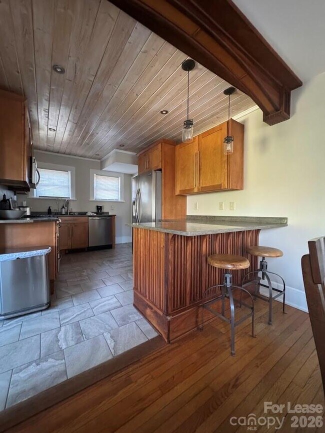 Building Photo - 10 Coleman Ave