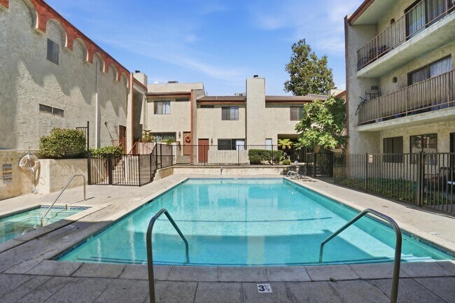 Building Photo - 9960 Owensmouth Ave
